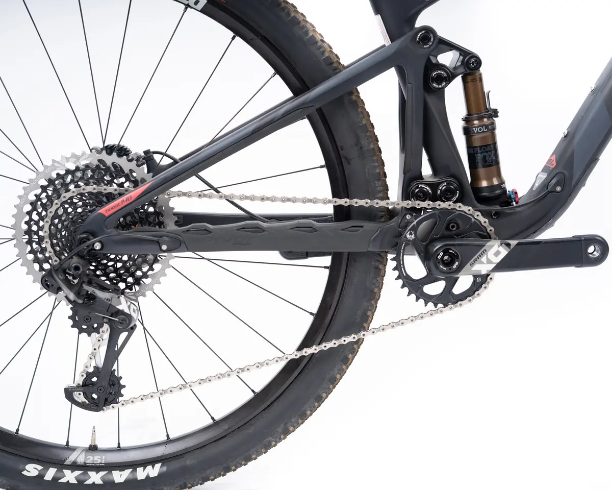 Pivot Mach 4 Sl Pro Xo1 Stealth Lg 2