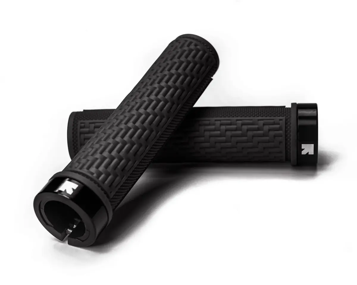 Hi Line Gr1 Performance Grips Black 1