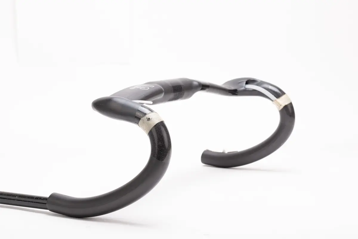 3T Aeronova Team Handlebar Stealth 40Cm 1
