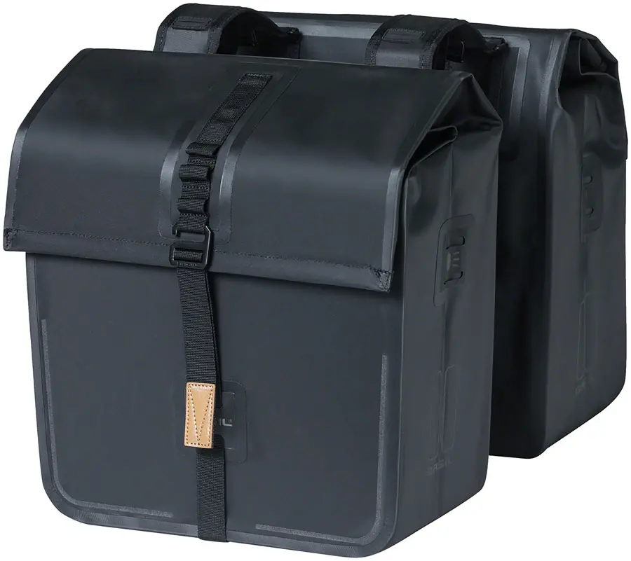 Basil Urban Dry Double Pannier 1