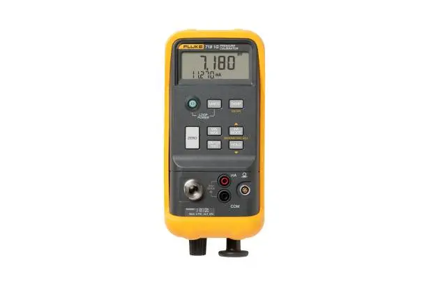 Fluke Fluke-718 Pressure Calibrator (Item No. 2547148, 665075, 665080, 2547153) 1