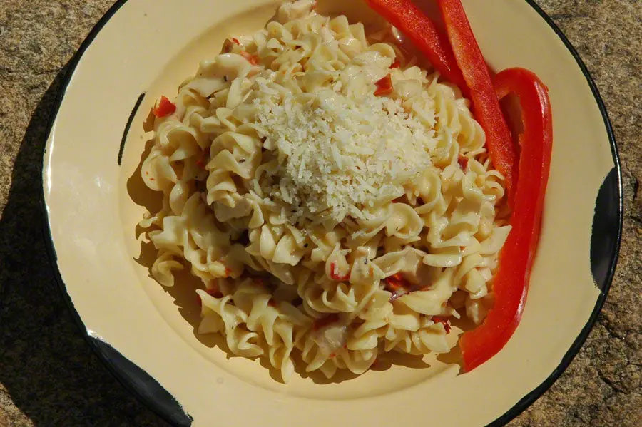 Backpacker's Pantry Fettuccini Alfredo With Chicken 2