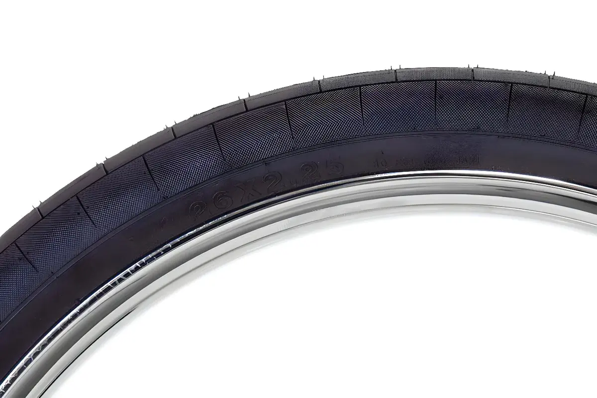 Momentum Tire 26X2.25" 1