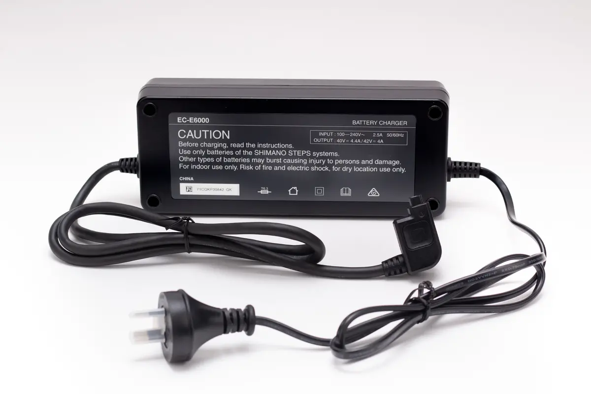 Shimano Steps Battery Charger(4A) Ec-E6000-4X, Built In Ac Power For Australia/New Zealand W/Opkg 2